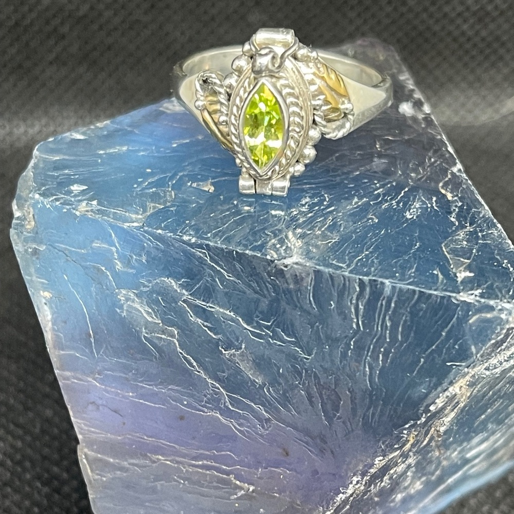 Sterling Silver Peridot Poison Ring